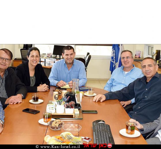 פורום ששת הרשויות מקומיות למאבק בהרחקת אסדת הגז לוייתן, מימין: הגר פרי יגור, איתי ויסברג, זיו דשא, אסיף איזק, דר' גלית שאול, סימון אלפסי | עיבוד צילום: שולי סונגו